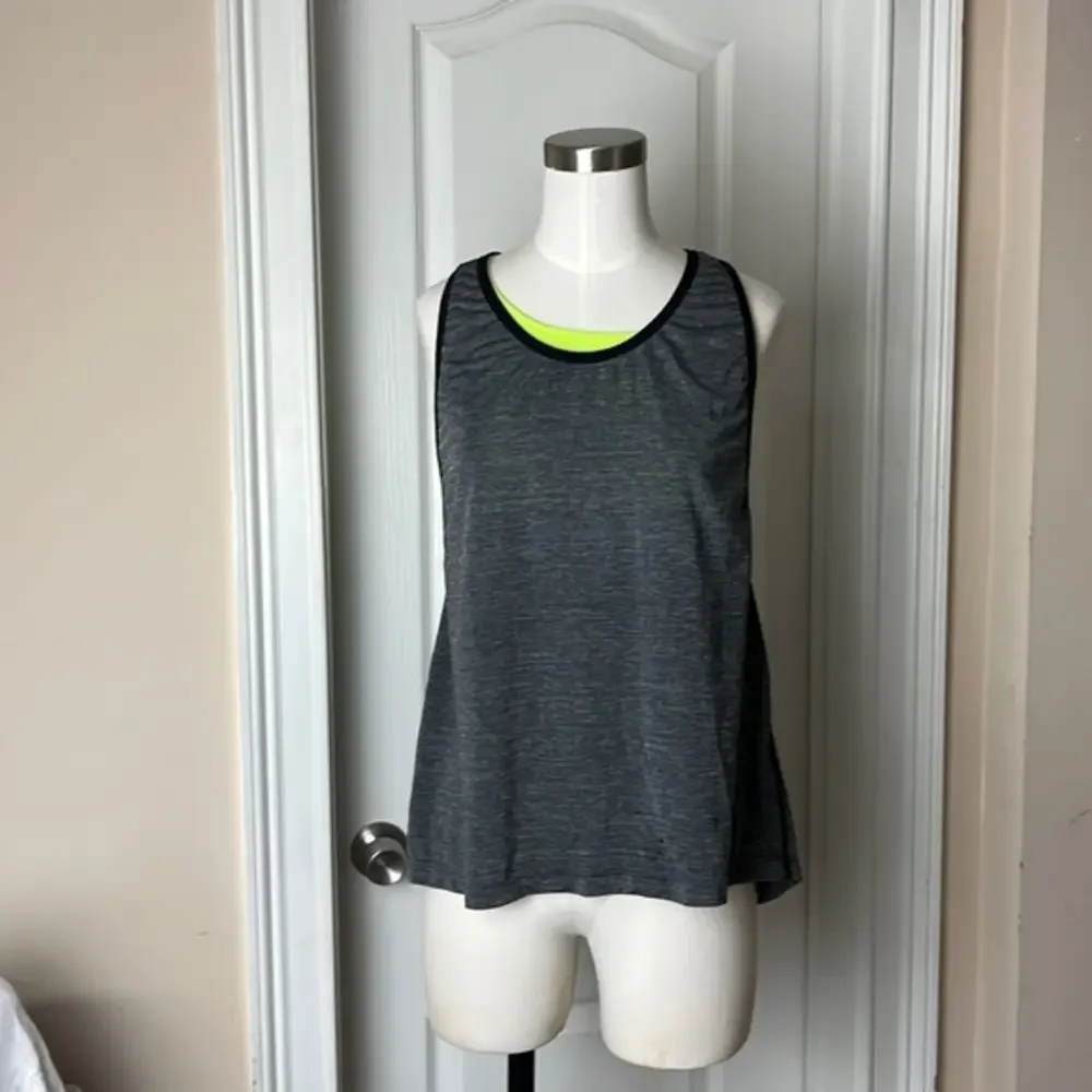 Nike tank‎ top